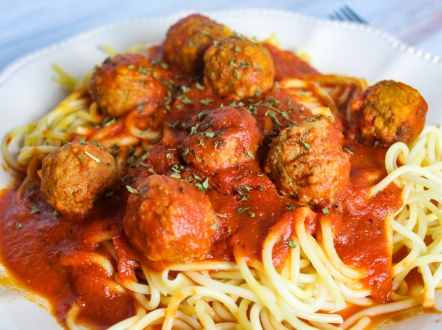sos-pentru-chiftelute-marinate-si-spaghete