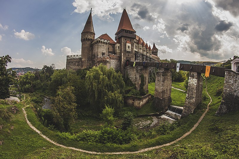 vacante-de-vis-in-romania-Castelul-Corvinilor