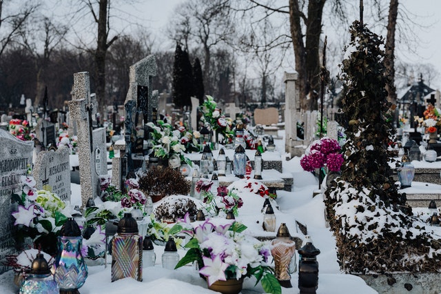 Cimitir iarna