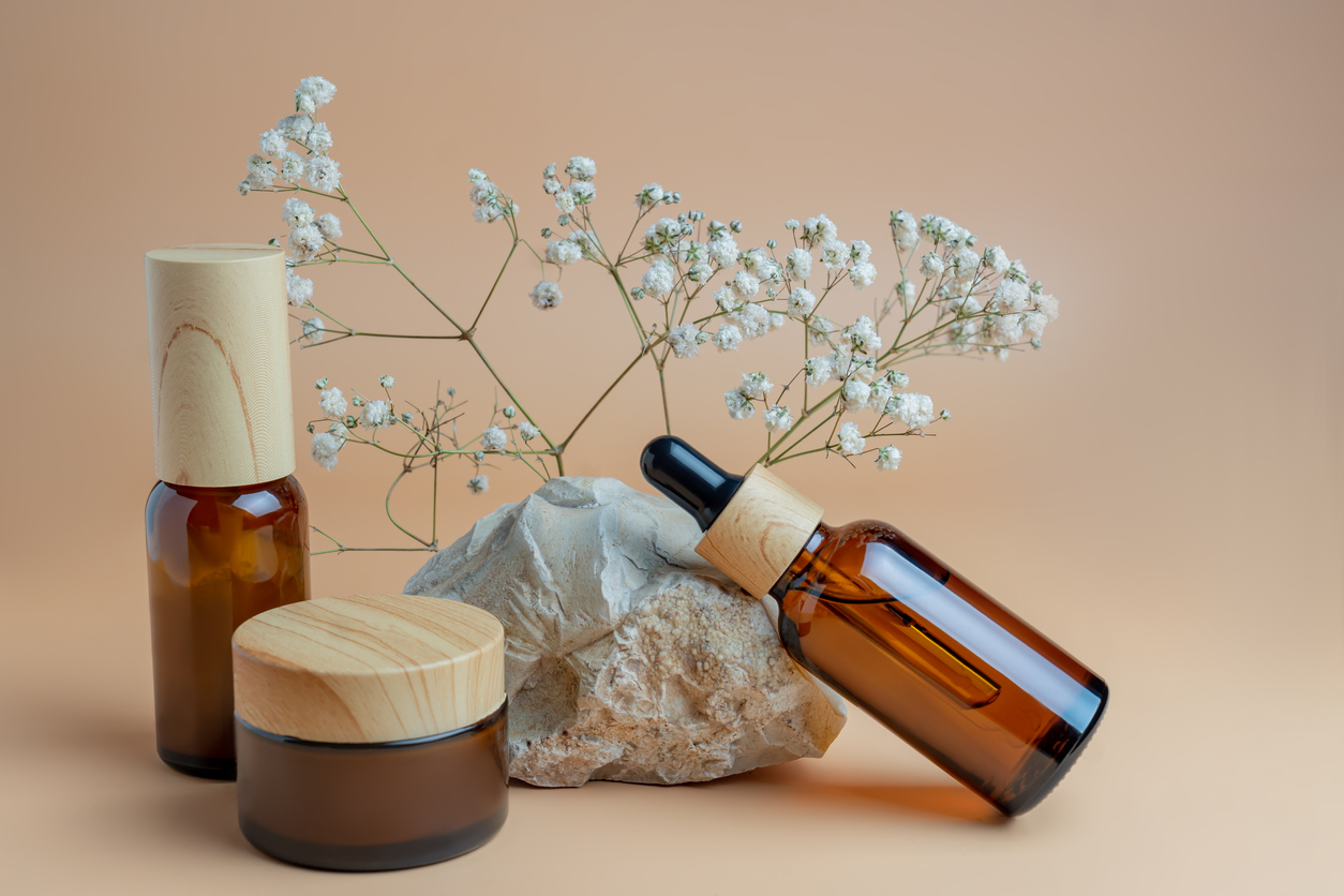 Diferite recipiente de produse cosmetice