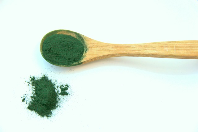 Pulbere verde în lingură