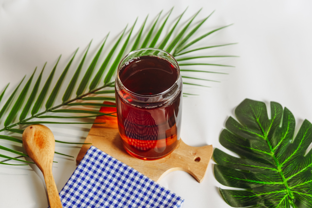 Pahar cu sirop de curmale