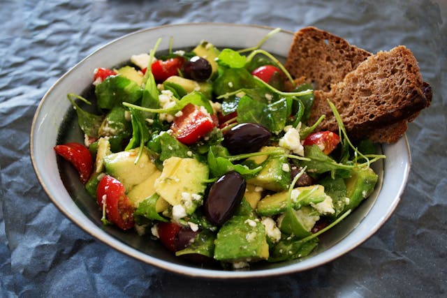 Salata in bol