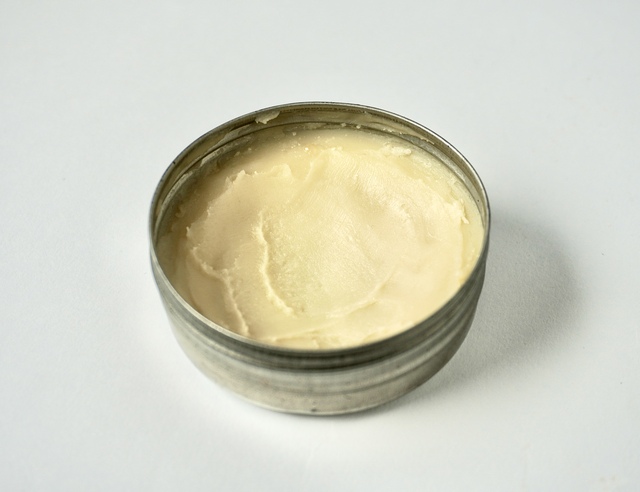 Cutie metalica cu deodorant crema