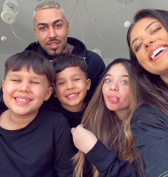 Antonia, Alex Velea și cei trei copii