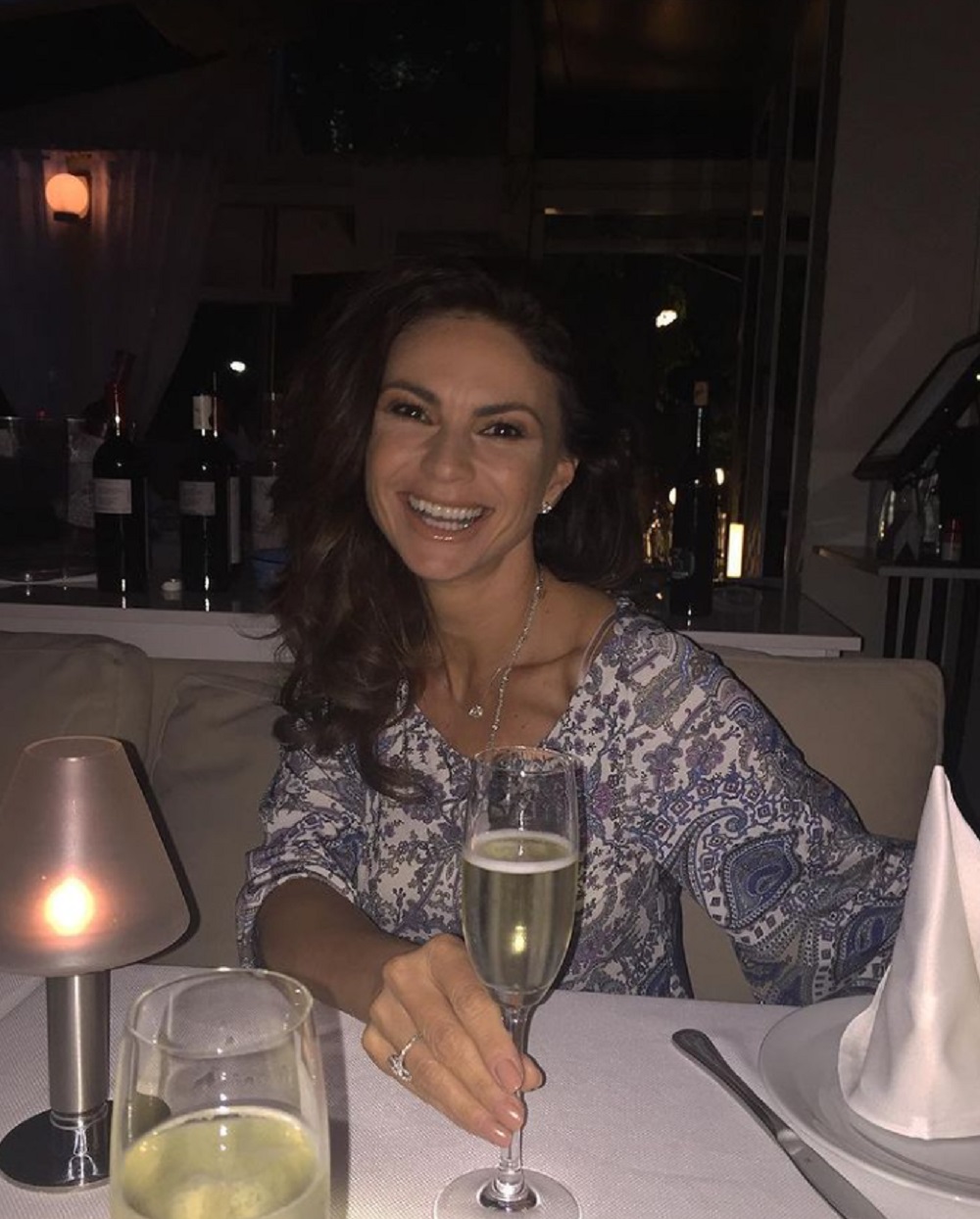 Ramona Bădescu, fericită la o cină romantică