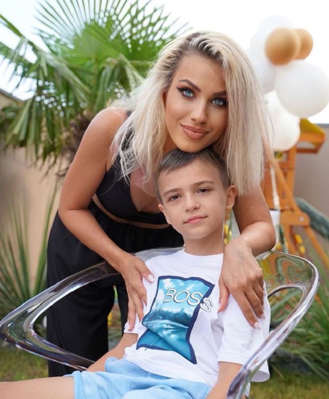 Amna și fiul ei David