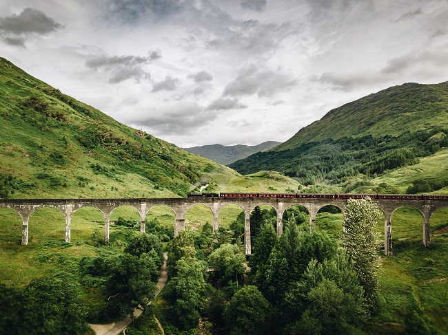 Viaductul Glenfinnan din Scoția