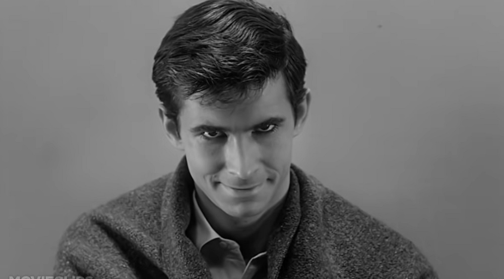 Anthony Perkins interpretându-l pe Norman Bates în Psycho (1960)