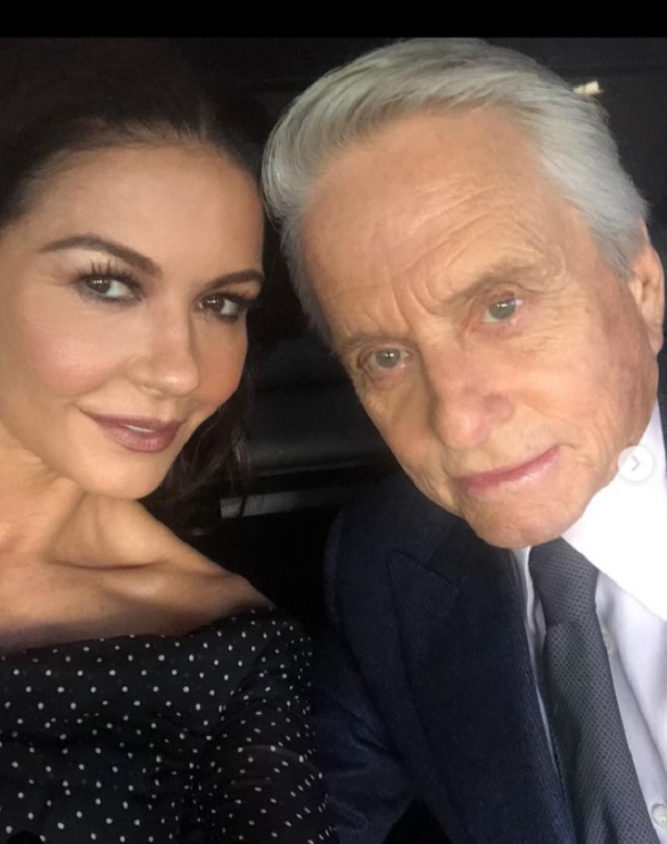 Catherine Zeta-Jones și Michael Douglas în haine elegante