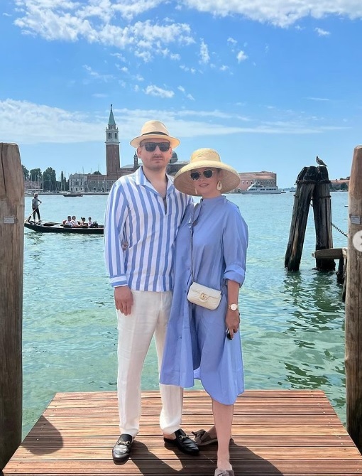 Andreea Marin în vacanță alături de partenerul ei, Adrian Brâncoveanu.