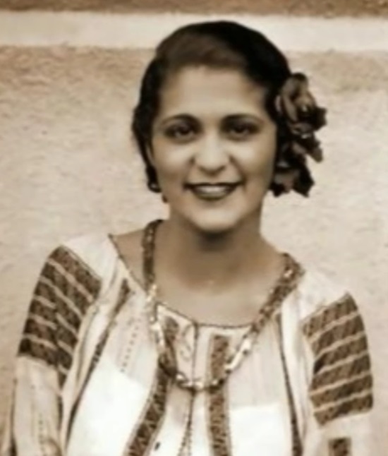 Tita Cristescu, Miss România 1929, în costum popular