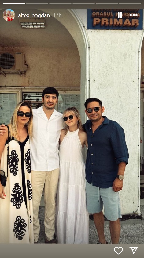 Alex Bogdan la Starea Civilă alături de soția sa și de cei doi martori, Mihai Rait și soția sa