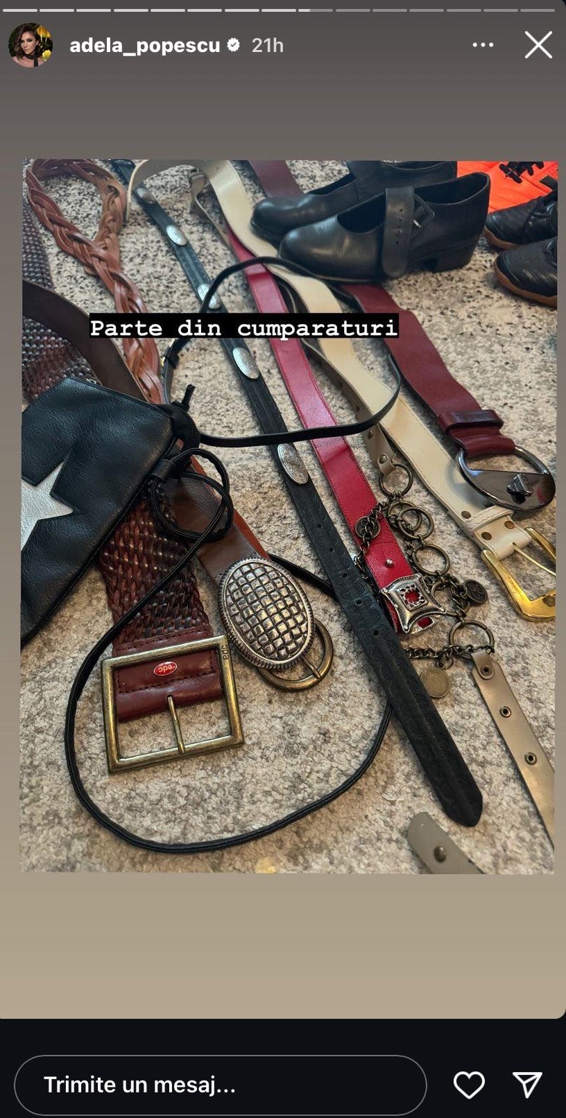 Accesoriile pe care le-a cumpărat Adela Popescu din second hand