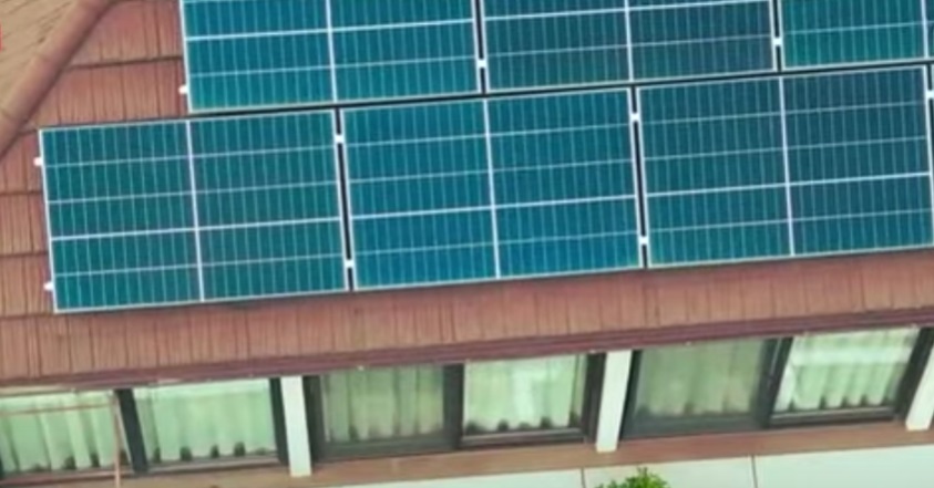 Panourile solare de pe casa Elenei Lasconi din Câmpulung Muscel