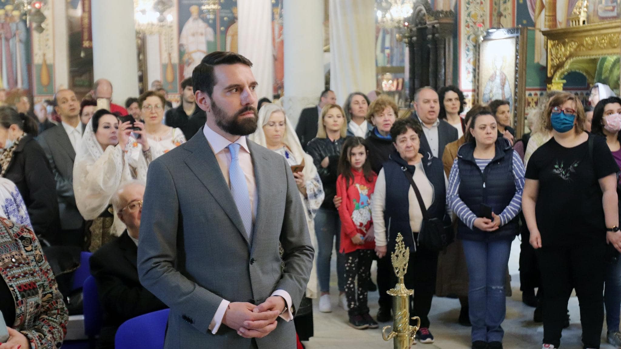 fostul Principe Nicolae, la biserica voievodală 