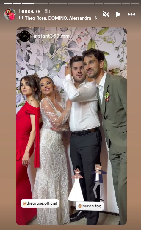 Theo Rose și Anghel Damian alături de finii lor, artiștii Laura Țoc și Teodor Geani, la panoul foto de la eveniment