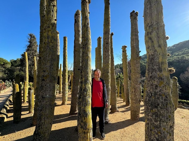 Ion Matache printre cactuși, într-o vacanță în Spania