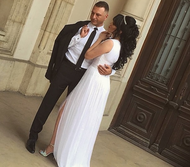 Iulia și Christian Sabbagh în ziua nunții lor, îmbrăcați în mireasă și mire