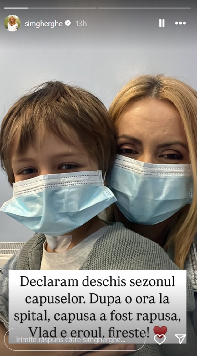 Imaginea postată de Simona Gherghe pe Instagram, cu ea și cu fiul ei, după ce medicii i-au scos căpușa din piele