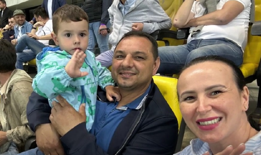 Ionel Ganea alături de soție și de fiul de doi ani, împreună în tribune, la un meci