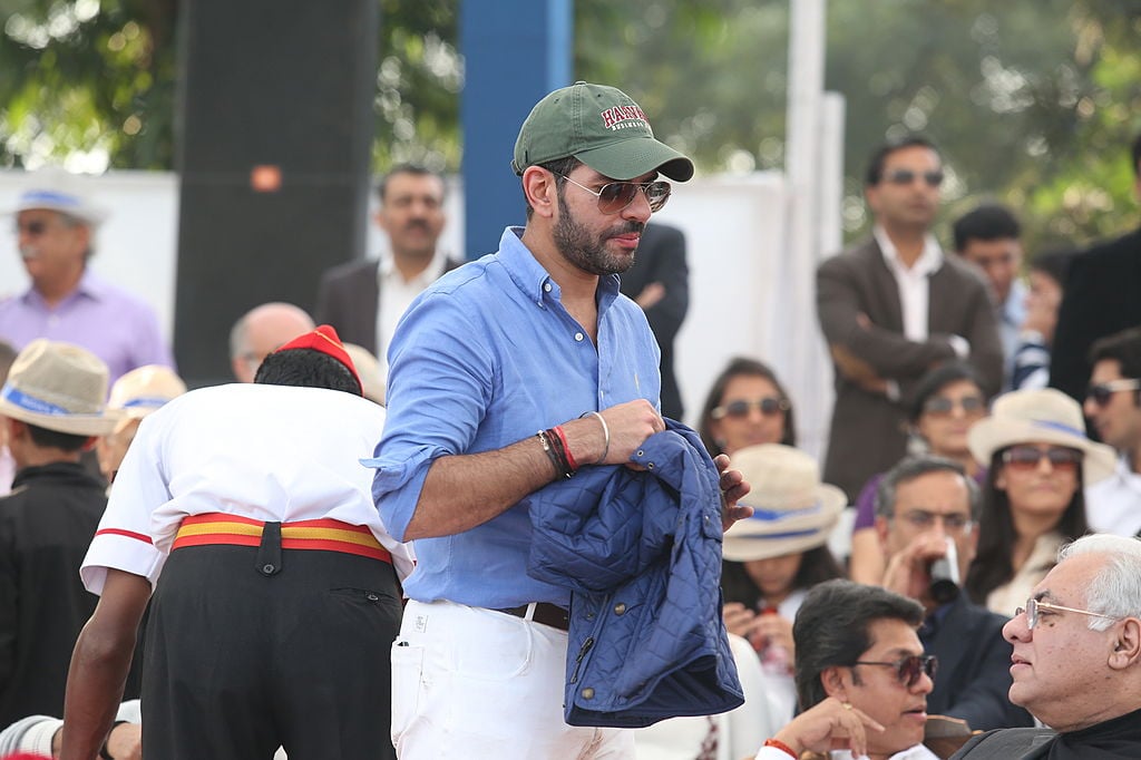 Sunjay Kapur, în timpul evenimentului de polo Yes Bank de pe terenul de polo Jaipur, pe 10 noiembrie 2013, în New Delhi, India.