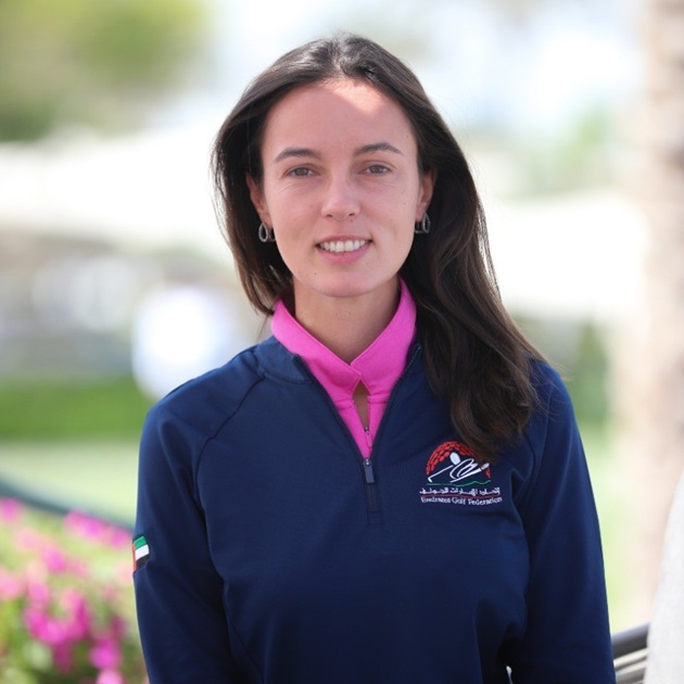 Cristina Petrovici, iubita lui Victor Ponta, îmbrăcată în echipamentul de golf