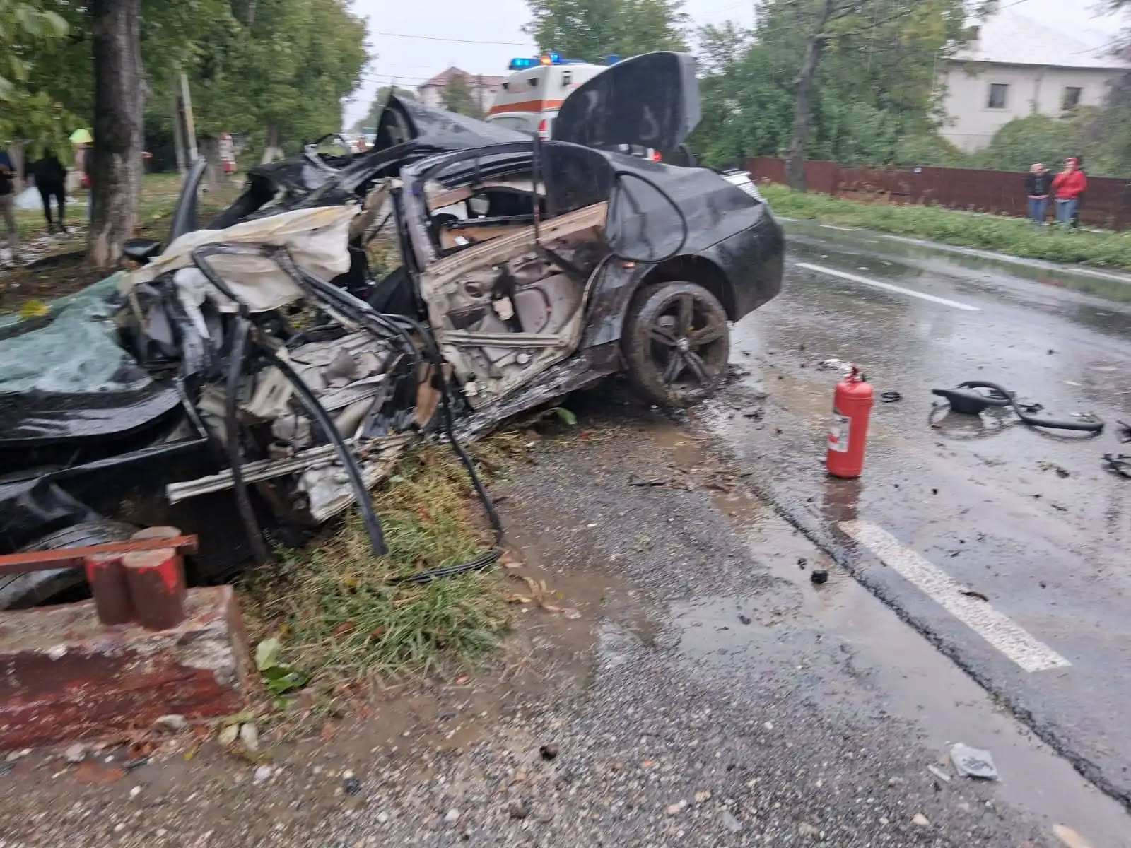 Mașina distrusă în accidentul care l-a omorât pe Andrei Vlăsceanu
