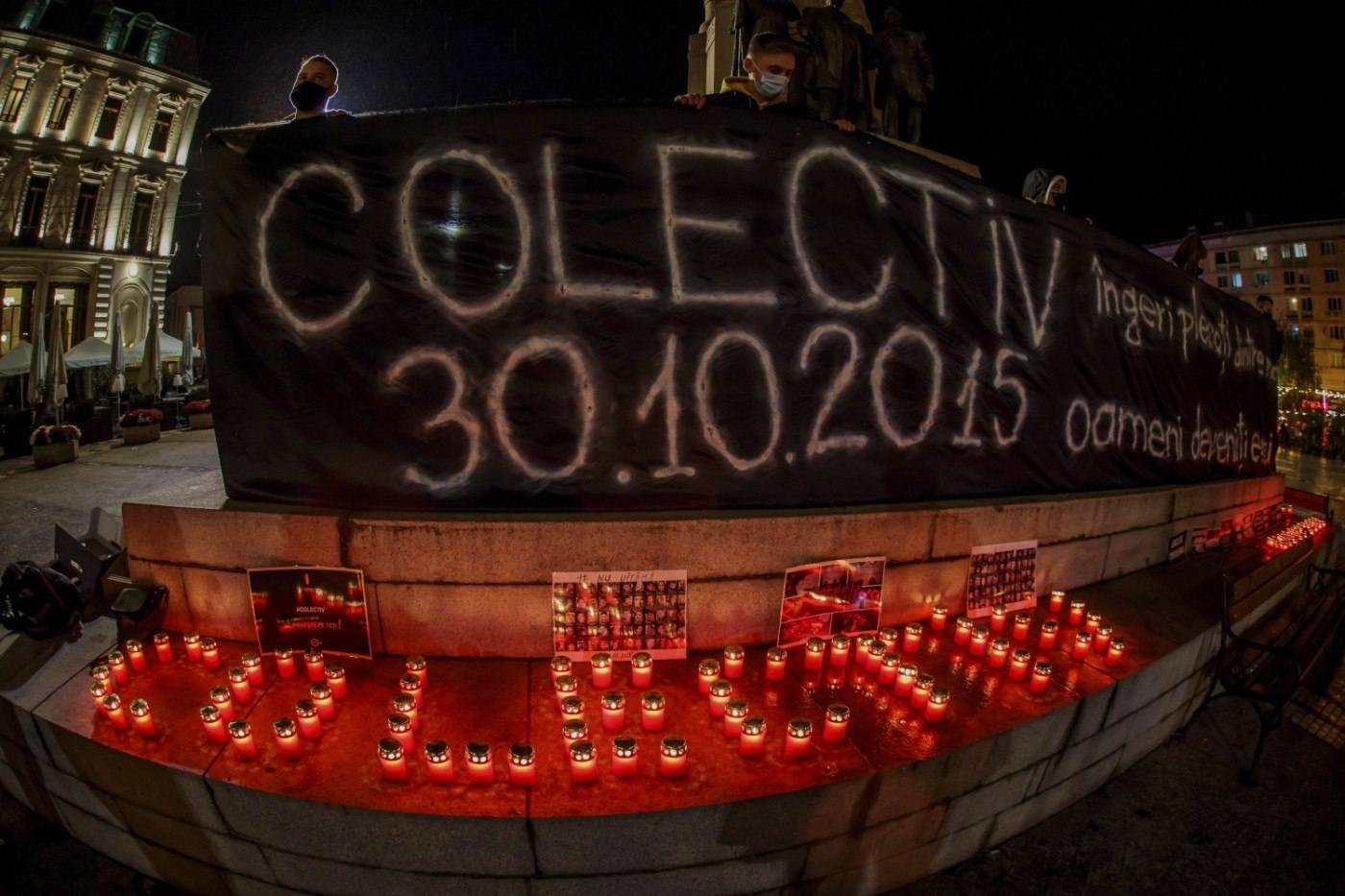 Lumânări aprinse ca omagiu pentru toate victimele incendiului din Colectiv