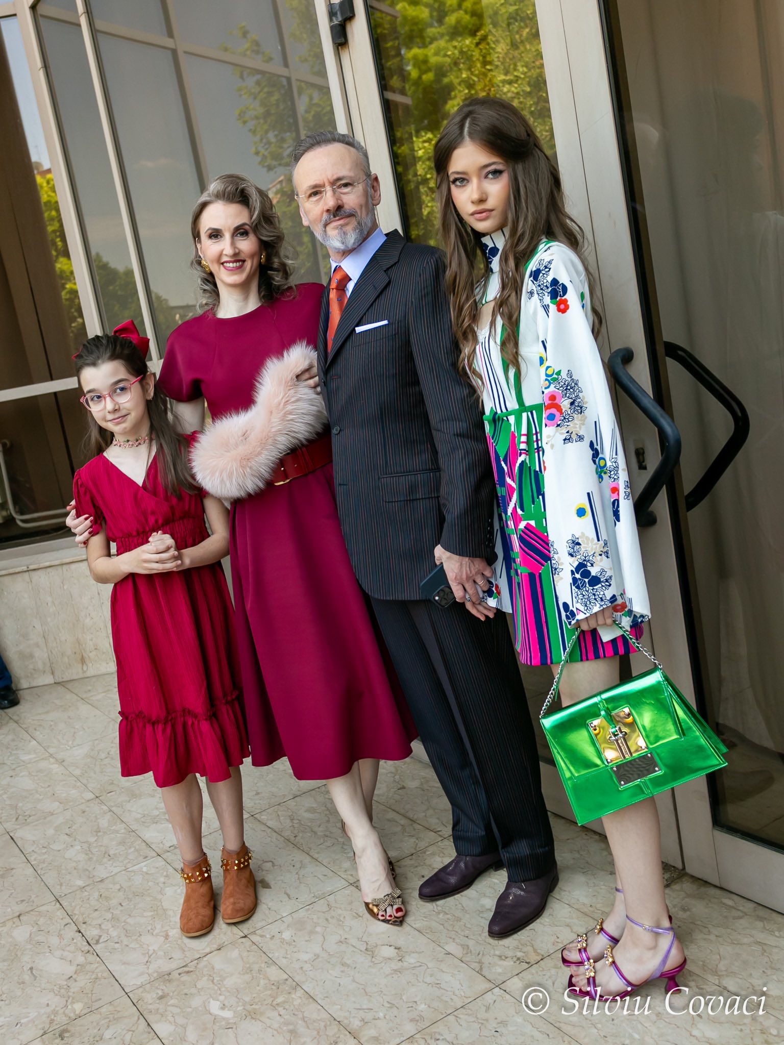 Mikaela Albu alături de tatăl său la cununia lui cu actuala soție, care are la r&acirc;ndul său o fiică