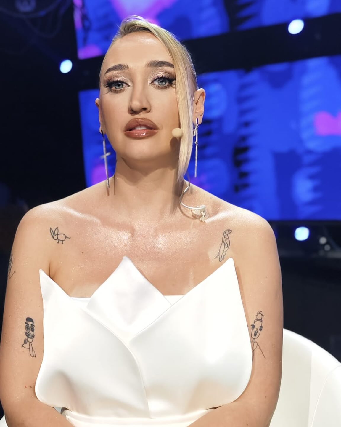 Actrița Ilona Brezoianu &icirc;n platoul emisiunii &bdquo;Te Cunosc de Undeva&rdquo;, pregătită pentru filmarea uneia dintre edițiile din sezonul &icirc;n care a făcut parte din juriu