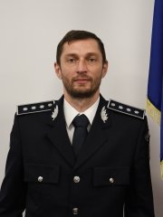 Robert Tamaș, șeful Poliției din Stațiunea Poiana Brașov, la serviciu, &icirc;mbrăcat &icirc;n uniformă