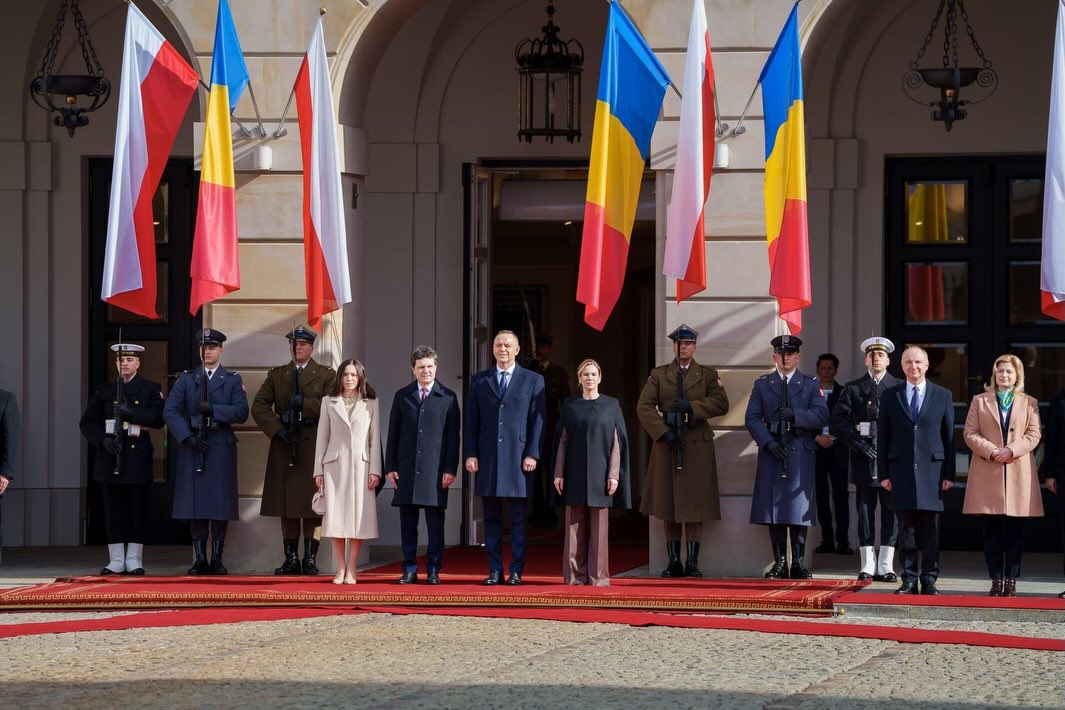 Mirabela Grădinaru și Nicușor Dan, la Palatul Prezidențial din Varșovia, alături de președintele polonez Karol Nawrocki și de soția sa Marta Nawrocka