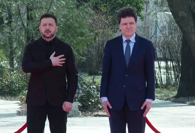 Volodimir&nbsp;Zelenski și Nicușor Dan &icirc;n curtea Palatului Cotroceni, la vizita oficială a președintelui Ucrainei &icirc;n Rom&acirc;nia