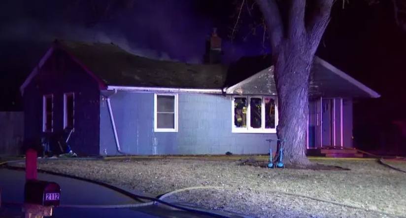 Casa mistuită de flăcări &icirc;n care a murit jurnalista&nbsp;Jessi&nbsp;Pierce alături de cei trei copii ai ei și ai soțului său