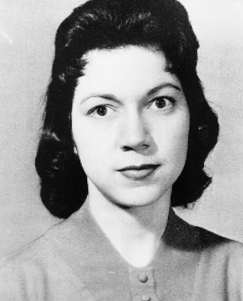 Imagine alb-negru cu Irene Garza, t&acirc;năra ucisă &icirc;n 1960 de preotul la care s-a spovedit