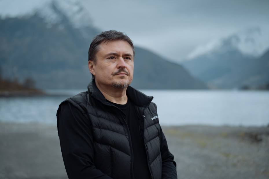 Cristian Mungiu, &icirc;n Norvegia, unde s-a filmat &bdquo;Fjord&rdquo;, proudcția care i-a adus al doilea Palme d'Or din carieră