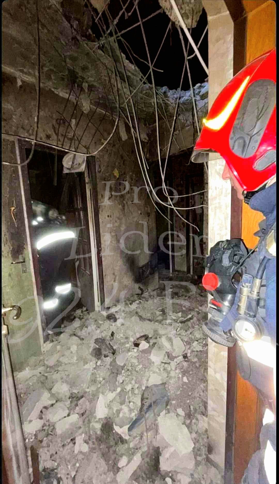 Apartamentul din Galați &icirc;n care a explodat drona, distrus complet de explozie și de incendiul care a urmat imediat după