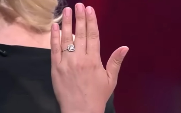 Inelul de logodnă primit de Paula Chirilă de la iubitul ei, Dan