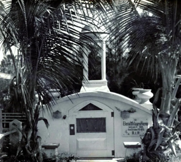 Mausoleul construit de Carl Tanzler pentru Maria Elena Milagro de Hoyos