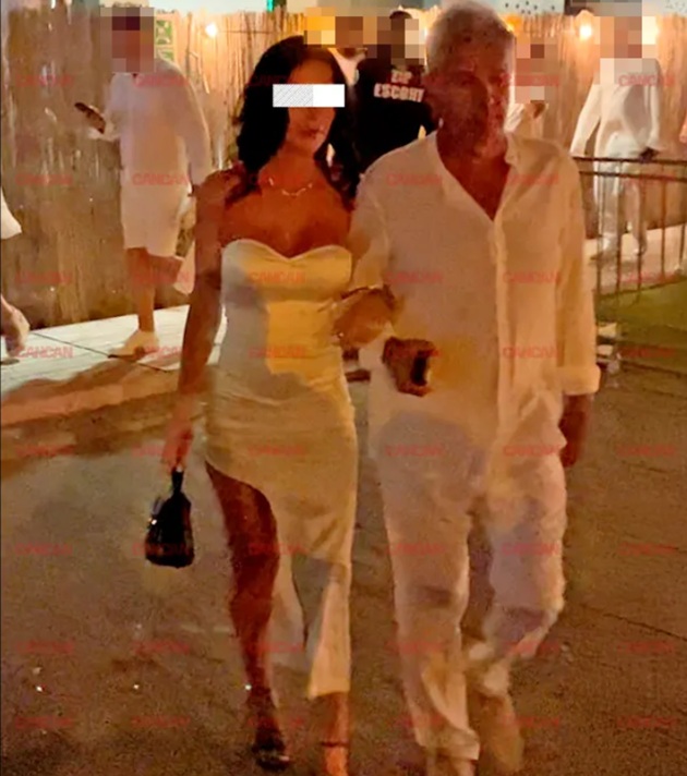 Dan Bittman și Andreea plec&acirc;nd &icirc;mpreună din clubul la care au mers &icirc;mbrăcați &icirc;n alb, el &icirc;n pantaloni și cămașă, iar el &icirc;ntr-o rochie mulată