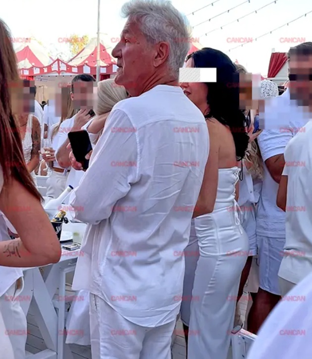 imagine surprinsă de cancan.ro cu Dan Bittman alături de Andreea, la LOFT, &icirc;n Mamaia, petrec&acirc;nd &icirc;n ținute complet albe