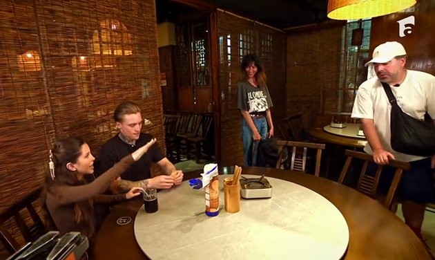 Valerie Lungu, Alex Gîlcă, Maurice Munteanu și Connie Preda în jurul aceleiași mese rotunde la „Asia Express”