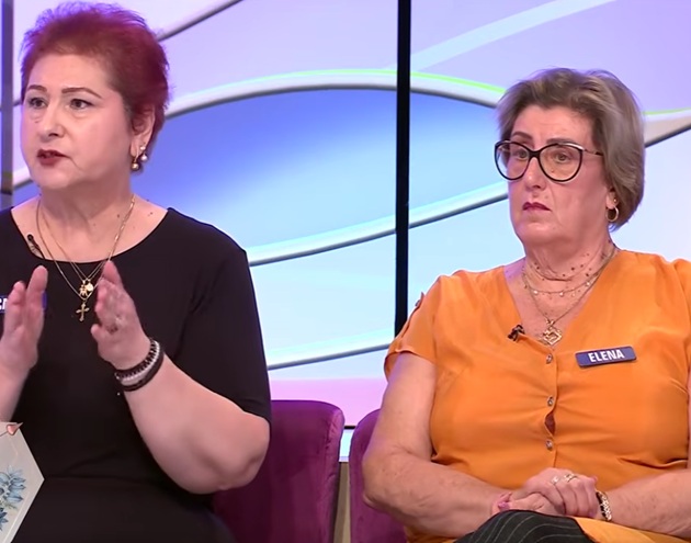 Doamna Carmen și doamna Elena, mamele care au jignit-o pe Veronica, st&acirc;nd una l&acirc;ngă alta pe canapea la &bdquo;Mireasa, Capriciile iubirii&rdquo;