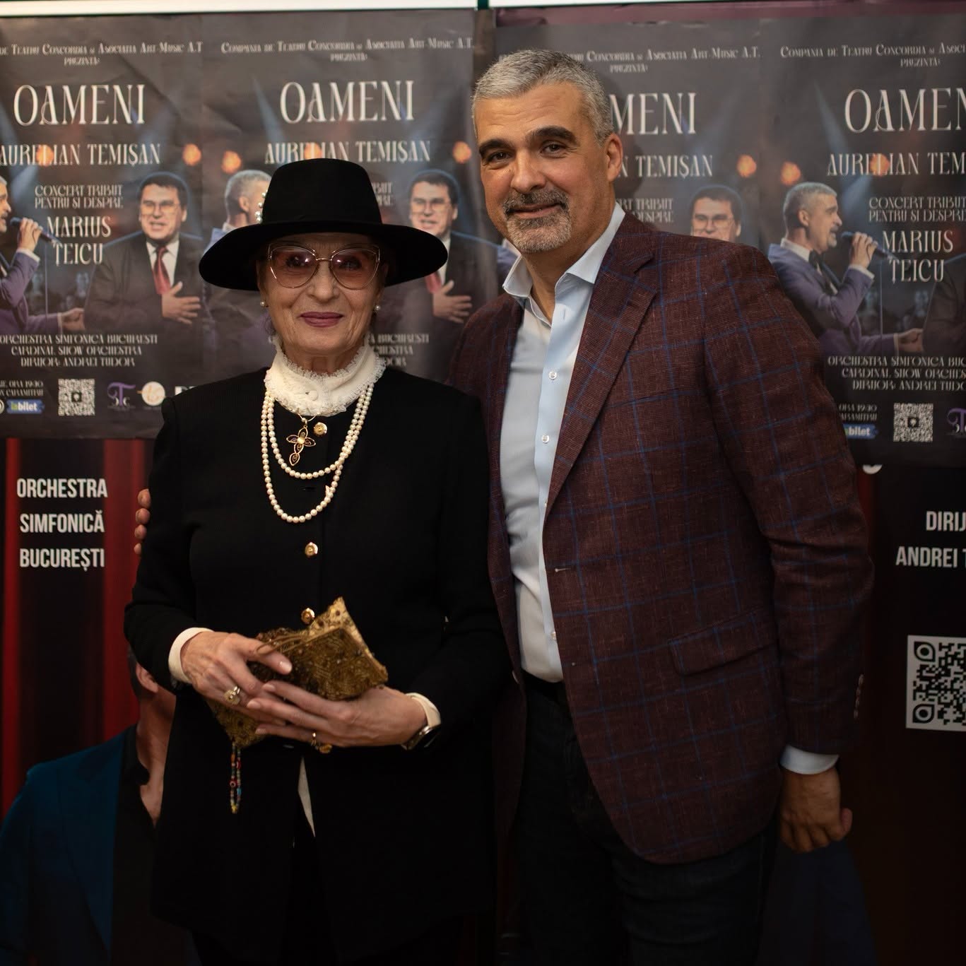 Aurelian Temișan și Angela Similea la unul dintre concertele artistului, &icirc;mbrăcați am&acirc;ndoi elegant &icirc;n nuanțe &icirc;nchise
