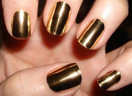 gold manicure