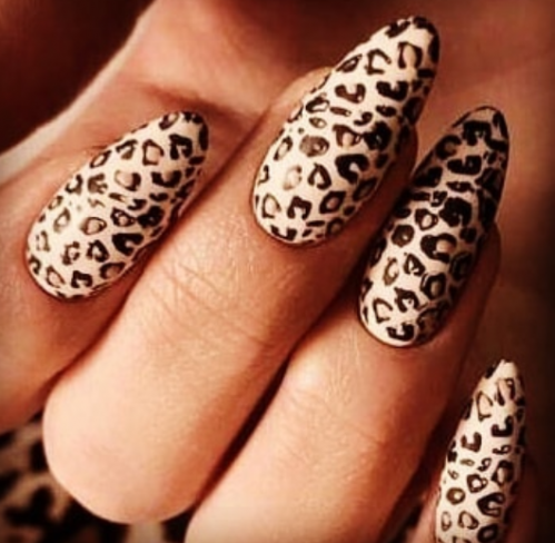 unghii cu model leopard