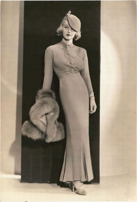 bette davis in rochie de matase