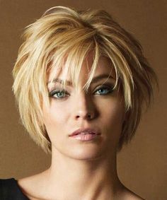 tunsoare asimetrica par blond