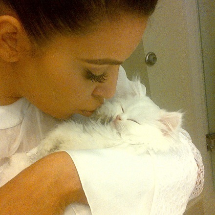 kim_kardashian cu pisica